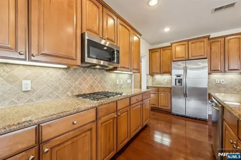 701 Four Seasons Lane Montvale NJ 07645