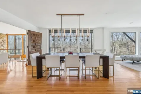 41 Kristin Place Old Tappan NJ 07675