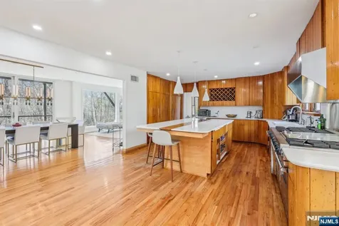 41 Kristin Place Old Tappan NJ 07675