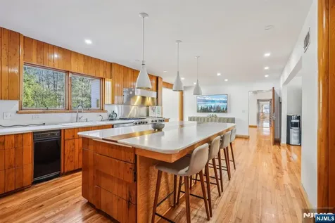 41 Kristin Place Old Tappan NJ 07675