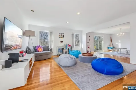 41 Kristin Place Old Tappan NJ 07675