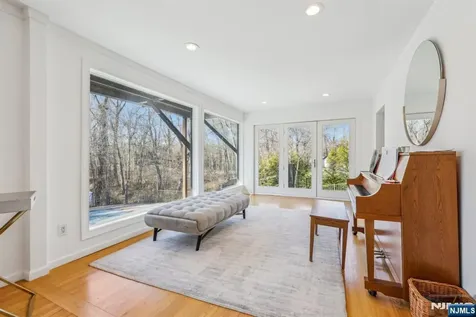 41 Kristin Place Old Tappan NJ 07675