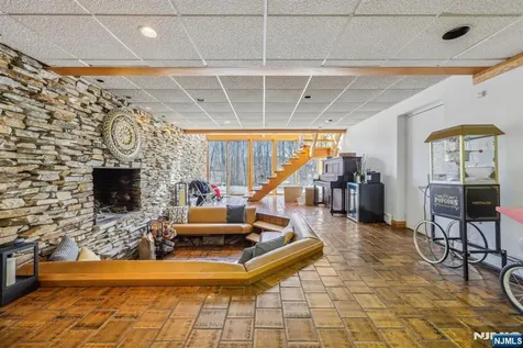 41 Kristin Place Old Tappan NJ 07675
