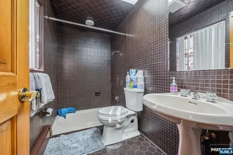 41 Kristin Place Old Tappan NJ 07675