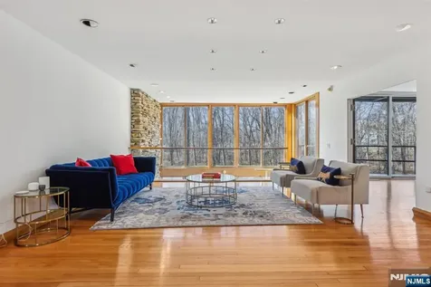 41 Kristin Place Old Tappan NJ 07675