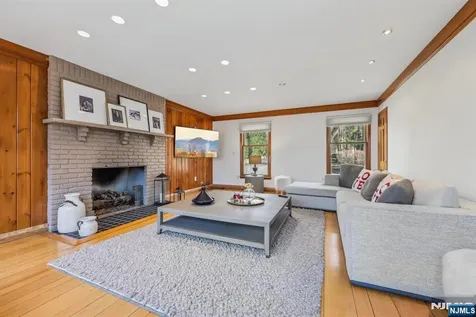 41 Kristin Place Old Tappan NJ 07675