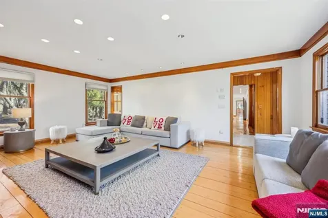 41 Kristin Place Old Tappan NJ 07675
