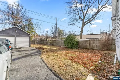 25 Ralph Street Bergenfield NJ 07621
