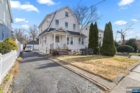25 Ralph Street Bergenfield NJ 07621