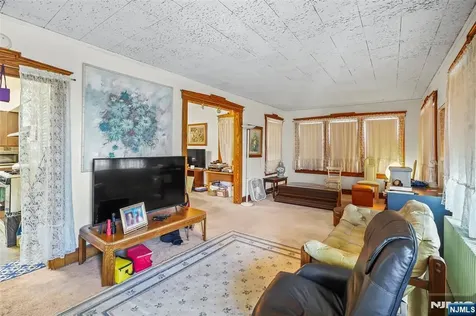25 Ralph Street Bergenfield NJ 07621