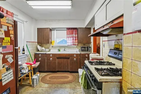 25 Ralph Street Bergenfield NJ 07621