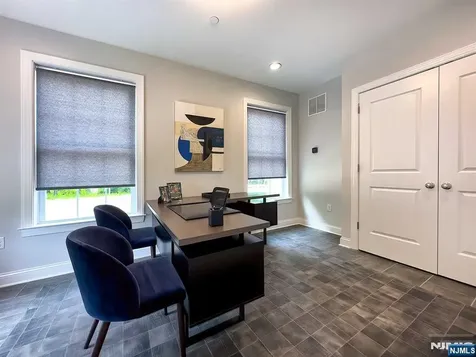 14 Parkside Lane Teaneck NJ 07666