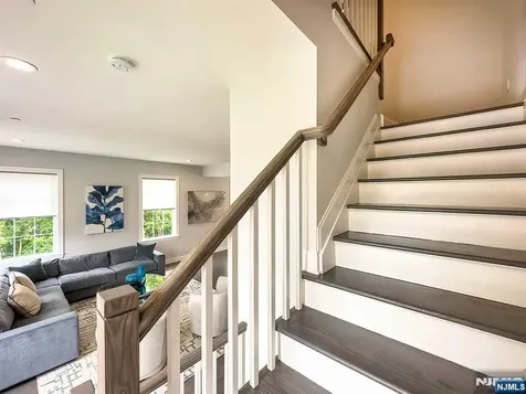 14 Parkside Lane Teaneck NJ 07666