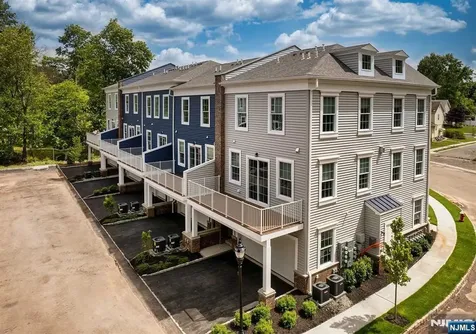 14 Parkside Lane Teaneck NJ 07666