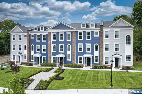 14 Parkside Lane Teaneck NJ 07666