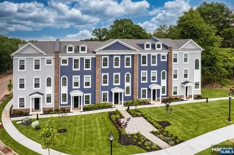 14 Parkside Lane Teaneck NJ 07666