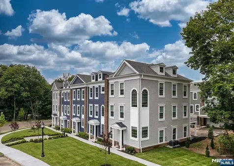 14 Parkside Lane Teaneck NJ 07666