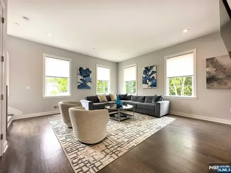 14 Parkside Lane Teaneck NJ 07666