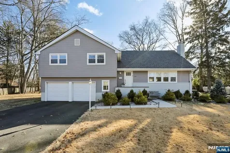 287 Country Club Drive Oradell NJ 07649