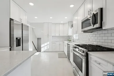 287 Country Club Drive Oradell NJ 07649