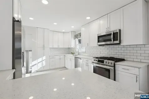 287 Country Club Drive Oradell NJ 07649