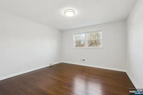 287 Country Club Drive Oradell NJ 07649