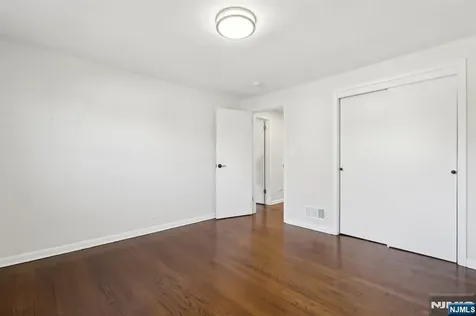 287 Country Club Drive Oradell NJ 07649