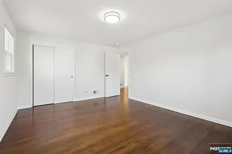 287 Country Club Drive Oradell NJ 07649