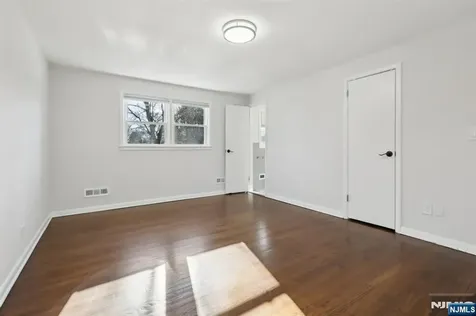 287 Country Club Drive Oradell NJ 07649