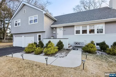 287 Country Club Drive Oradell NJ 07649