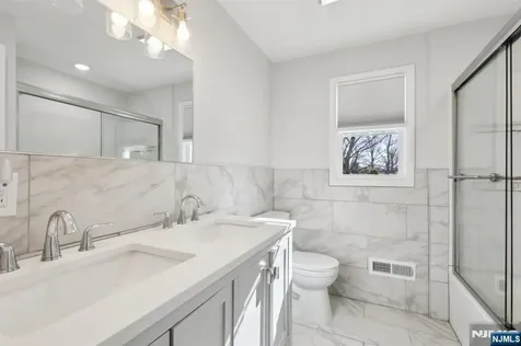287 Country Club Drive Oradell NJ 07649