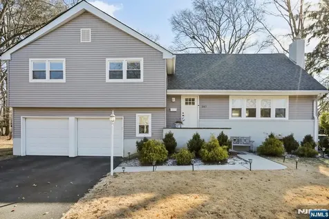 287 Country Club Drive Oradell NJ 07649