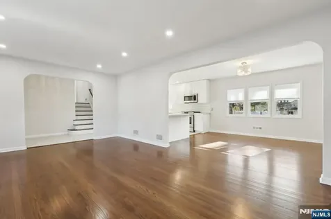 287 Country Club Drive Oradell NJ 07649