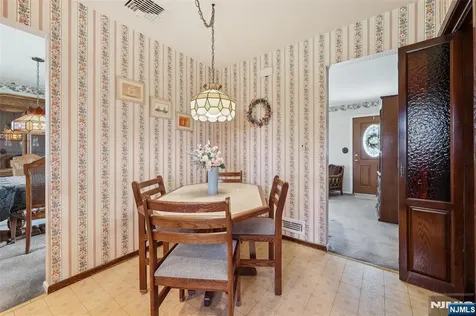 395 Van Luyn Terrace Saddle Brook NJ 07663
