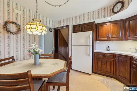 395 Van Luyn Terrace Saddle Brook NJ 07663