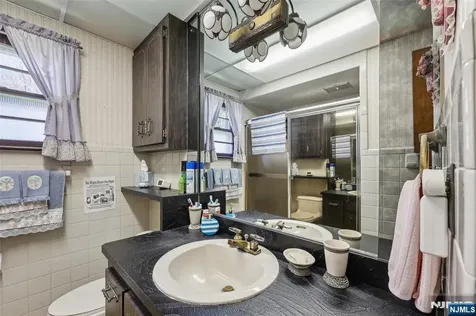 395 Van Luyn Terrace Saddle Brook NJ 07663