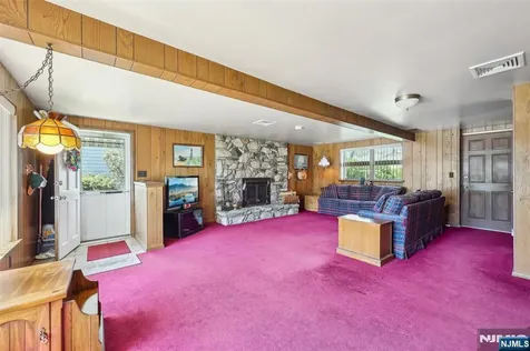 395 Van Luyn Terrace Saddle Brook NJ 07663