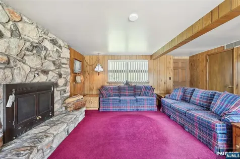395 Van Luyn Terrace Saddle Brook NJ 07663