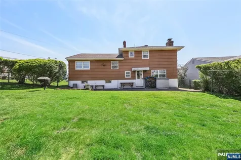 395 Van Luyn Terrace Saddle Brook NJ 07663