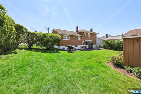 395 Van Luyn Terrace Saddle Brook NJ 07663