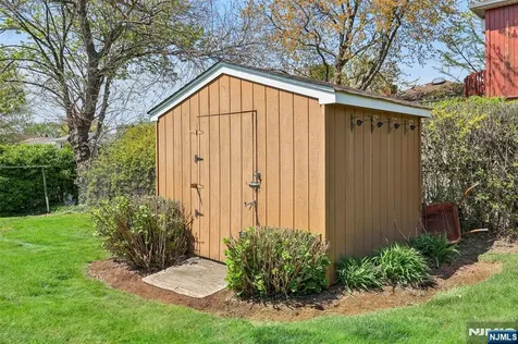 395 Van Luyn Terrace Saddle Brook NJ 07663