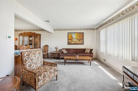 395 Van Luyn Terrace Saddle Brook NJ 07663