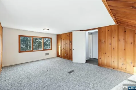 3 Lois Avenue Demarest NJ 07627