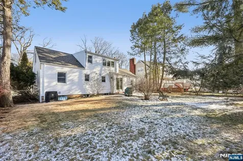3 Lois Avenue Demarest NJ 07627