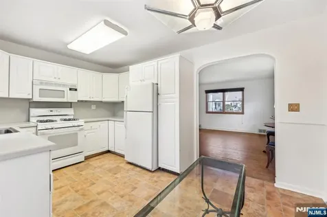 3 Lois Avenue Demarest NJ 07627