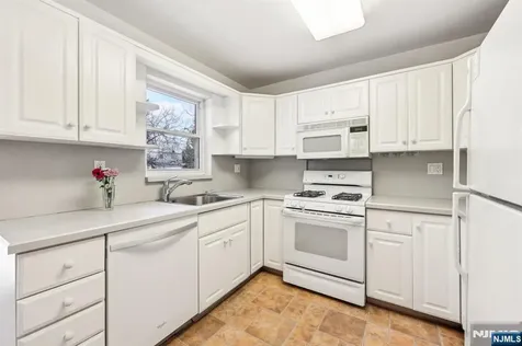 3 Lois Avenue Demarest NJ 07627