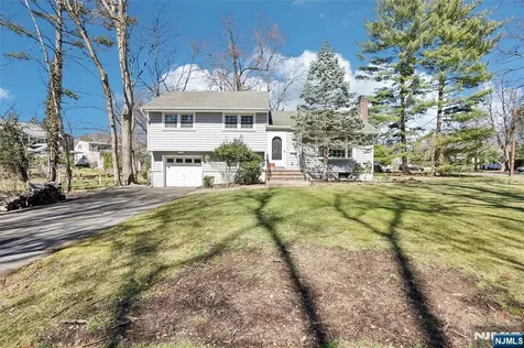 1 Diamond Court Glen Rock NJ 07452