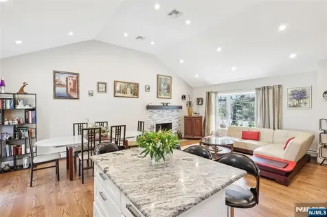 1 Diamond Court Glen Rock NJ 07452