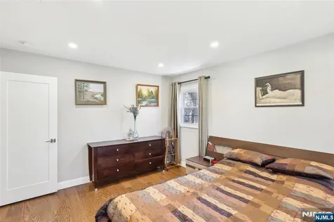 1 Diamond Court Glen Rock NJ 07452