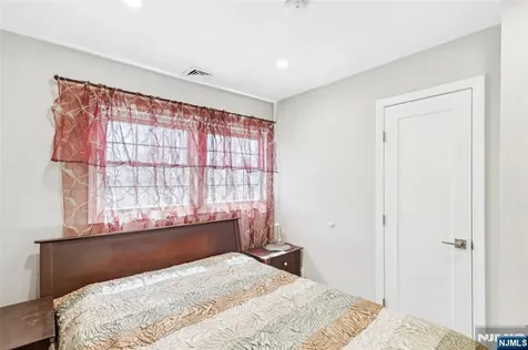 1 Diamond Court Glen Rock NJ 07452